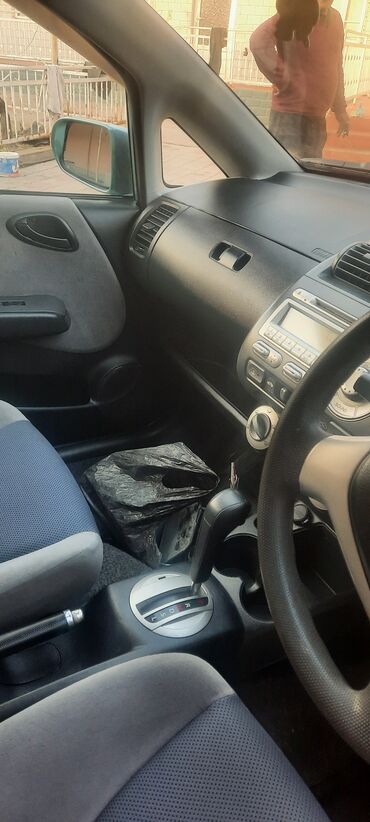 Honda: Honda Fit: 2005 г., 1.3 л, Автомат, Бензин, Хэтчбэк — 14