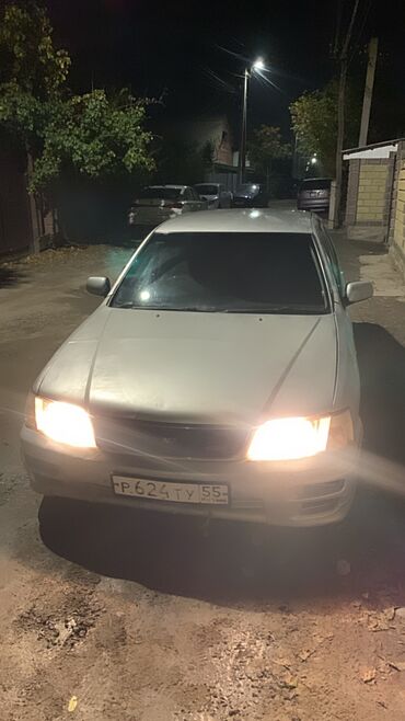 Nissan: Nissan Bluebird: 2000 г., 2 л, Вариатор, Бензин, Седан