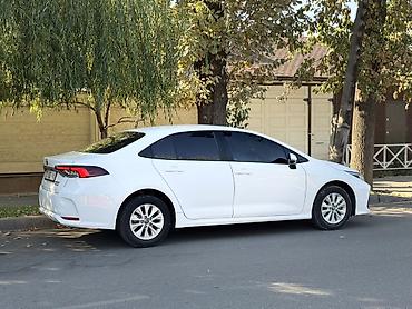 Toyota: Toyota Corolla: 2021 г., 1.8 л, Вариатор, Гибрид, Седан — 3