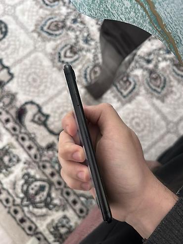 Apple iPhone: IPhone 7, 32 GB, Qara — 6