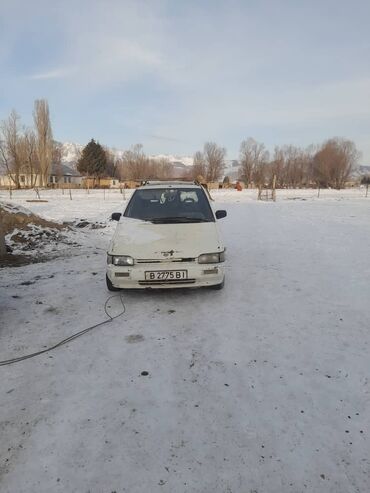 старые машина: Nissan Prairie: 1989 г., 2 л, Механика, Бензин, Минивэн