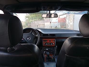 w124 universal: Mercedes-Benz W124: 2.5 l | 1995 il Universal — 3