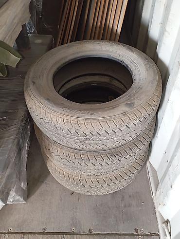 Зимние шины 3 штуки - Размер: 195/70 R15C - Индекс нагрузки: 104/102