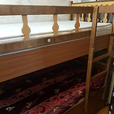 taxta satisi: Oğlan və qız üçün, İşlənmiş, Çarpayı, Matras ilə, Siyirməli, Taxta — 2