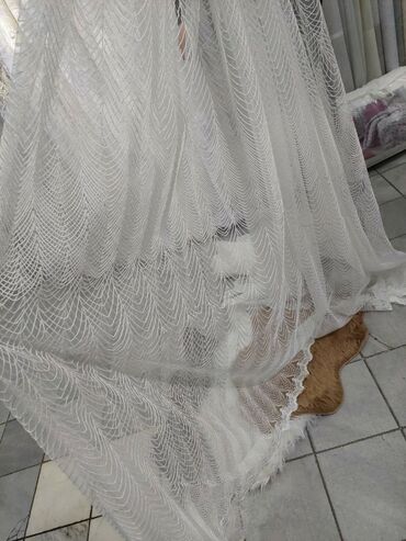 Posteljina: 👌Zavese od debljeg tila sa vezom na njemu, perfektnog kroja i izgleda — 8