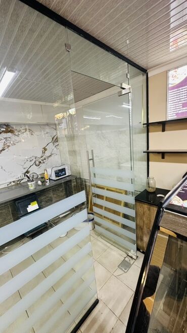 в связи с закрытием кафе продам оборудование: Продаётся комплект оборудования и мебели для кафе/кофейни/десертной