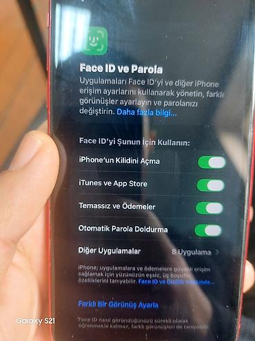 Apple iPhone: IPhone 11, Qırmızı, Face ID — 7