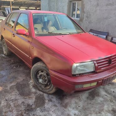 Volkswagen: Volkswagen Vento: 1993 г., 1.8 л, Механика, Бензин, Седан