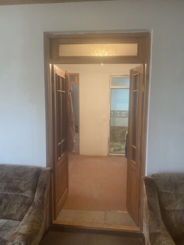 Həyət evləri və villaların satışı: Şüvəlan qəs. 3 otaqlı, 70 kv. m, Kredit yoxdur, Orta təmir — 28