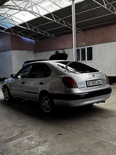 тесла модел 3: Toyota Corolla: 1999 г., 1.4 л, Механика, Бензин, Хэтчбэк — 9
