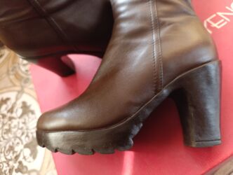 Сапоги: Продаю Сапоги женские демисезонные, размер 35-36 на узкую ногу кожа at lalafo.kg — 5 Сапоги: Продаю Сапоги женские демисезонные, размер 35-36 на узкую ногу кожа — 5