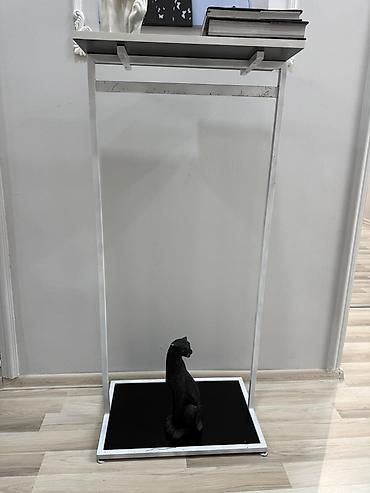 ofis stulları: Metall çərçivəli konsol/foye masası - Minimalist dizayn: düz xətli — 1