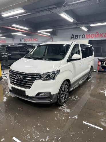 бусик машина: Hyundai Starex: 2019 г., 2.5 л, Автомат, Дизель, Бус