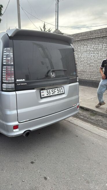 Honda: Honda Stepwgn: 2004 г., Бензин, Минивэн — 7