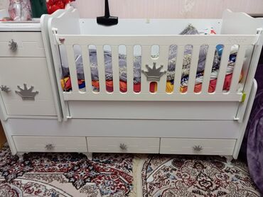 Manejlər: Uşaq üçün beşik satılır. Matrasi var. Təzə kimidir.tecili