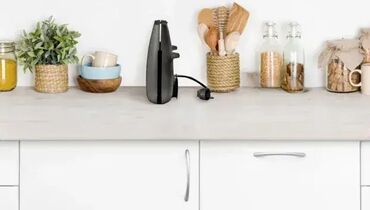 Ostali kuhinjski aparati: Tehnički detalji Opšte Vrsta aparata: Mini gril Materijal ploča — 8