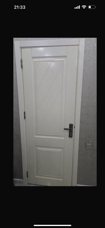 tahta qapılar: Qapi 7eded 
90azn biri
Yasamal 5877 leli