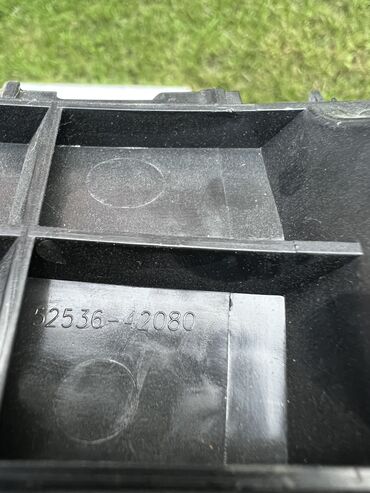 Крылья и комплектующие: Крепление крыла Переднее левое Toyota, 2022 г., Новый, Оригинал — 10