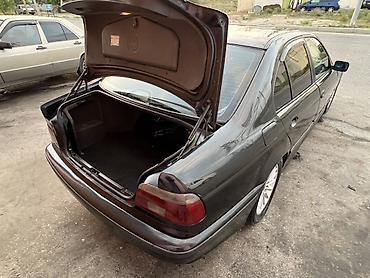 kardanlar: BMW 5 Series E39 sedan Yngul xercleri var xoddanib surulur dizel — 6