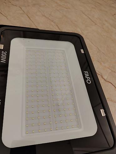 divar bralari: FAFO LED proyektor/floodlight – 200W - Güc: 200W (korpus üzərində — 1