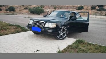 Mercedes-Benz: Mercedes-Benz 230: 2 l | 1990 il Sedan