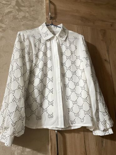 qadin saruckalari: Рубашки и блузы