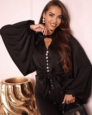 Bluze: 🔥Elegantna ženska bluza sa mašnom i ukrasnim dugmićima
2400 din — 5