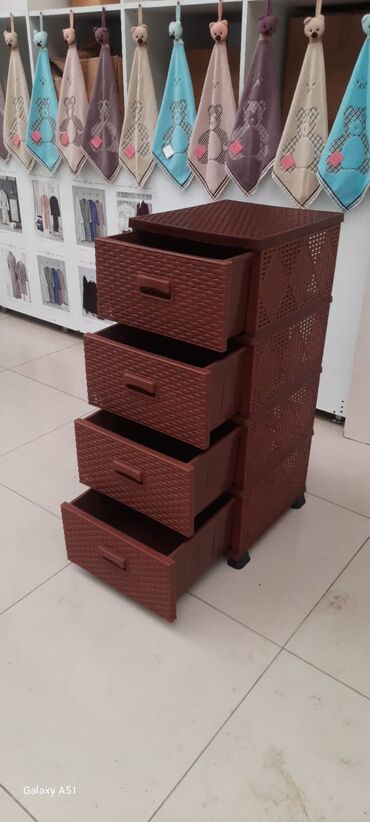 Komodlar: Yeni, Güzgüsüz — 2