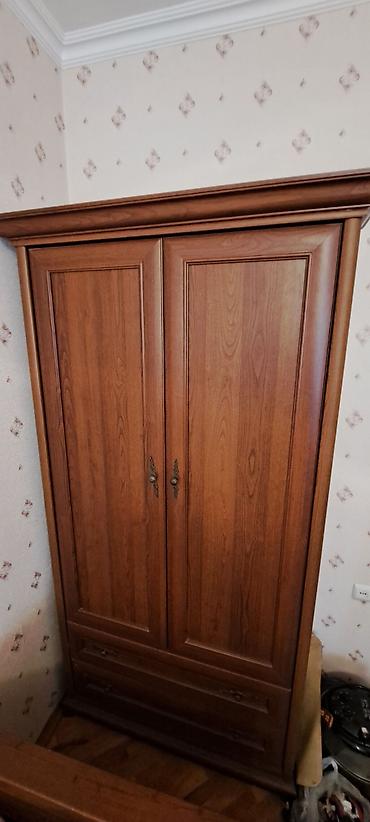Klassik üslubda iki qapılı taxta şkaf - Material: ağac teksturalı