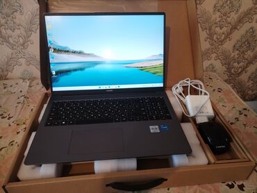 Mercedes-Benz: Intel Core i5, 8 ГБ ОЗУ, 16 "