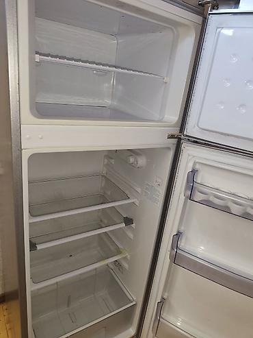 samavar satilir: Gümüş rəngli iki qapılı soyuducu - Üstdə dondurucu, altda soyuducu — 2