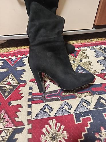uzun bot: Yeni kimidi. 36 razmerdi. Kabloku 10sm.Baha alınıb. Wp aktivdi — 2