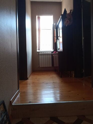 Həyət evləri və villaların satışı: Salam. Lokbatanda 70 metr medeniyyet sarayiyla mesafede, 2 mertebeden — 6