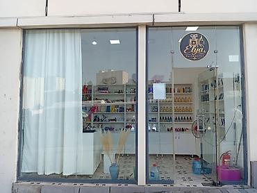 Mağazada 2 vitrin arenaya verilir, ətir üçün verilmir, mobil telefon