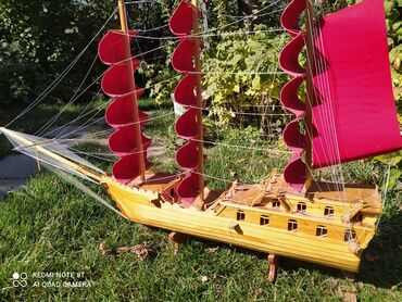 петличный микрафон: Декоративная модель парусного корабля ручной работы. - Материал