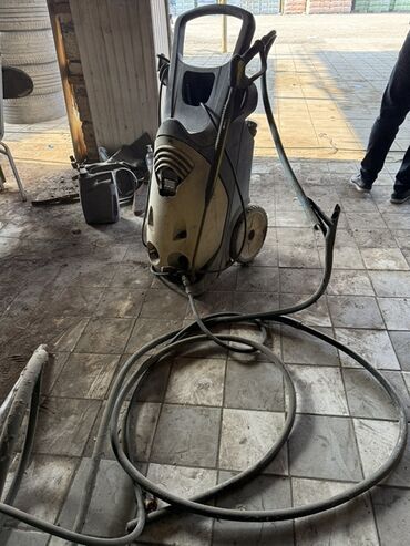 Лакокрасочные материалы: Sənaye tipli yüksək təzyiqli yuyucu aparat - Mobil arabalı korpus