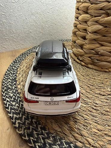 İncəsənət və kolleksiyalar: Mercedes-Benz GLS modelinin metal oyuncaq maşını. Qapıları açılır — 5