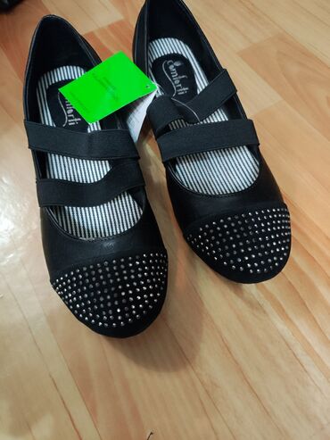 продать туфли: Туфли 39.5, цвет - Черный