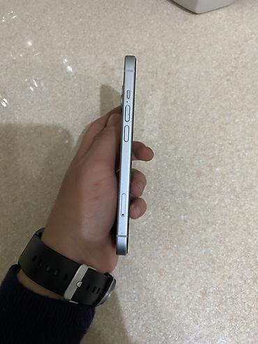 iphone aux: IPhone 15, 128 GB, Ağ, Simsiz şarj, Face ID — 4