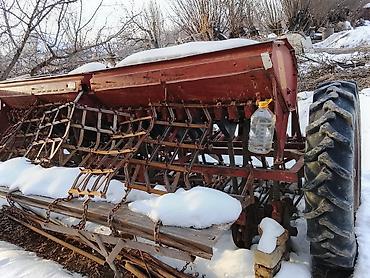 Тракторы ЮМЗ: Трактор колесный, класс 1,4 тс (визуально МТЗ/ЮМЗ семейства). Окрашен — 7