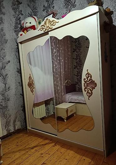 yumurta gence: Uşaq/yeniyetmə otağı üçün klassik üslubda mebel dəsti Tərkibi: - — 1