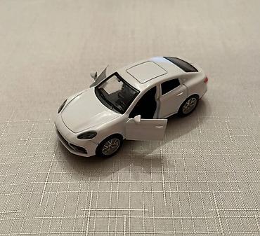 lego oyuncaq: Ağ rəngli metal avtomobil modeli - Korpus: metaldan, detallı kuzov — 3