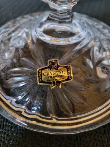 Kuhinjski setovi: Kristalna nova bombonijera Zajecar 70te. Bombonijera,kristal sa 3 — 10