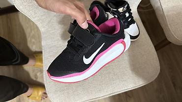 nike красовки: Детские кроссовки Nike — два варианта 30 размер 1) Модель 1: черные с — 2