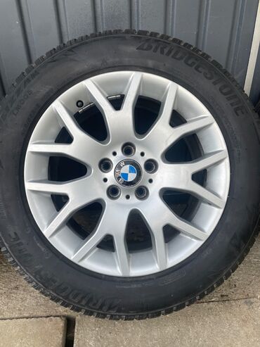 Gume i felne: Felne sa promerom rupe 5*120 mislim da su za bmw X5.Pasu na zadnjini — 10