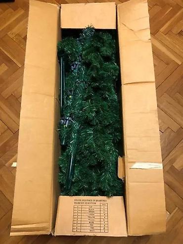 Praznična dekoracija: Velika veštačka jelka sa postoljem - Tip: veštačka božićna jelka — 3