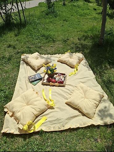 heyet stolari: Piknik dəsti – sarı-bəyaz xırda dama naxışlı Tərkib: - Geniş piknik — 2