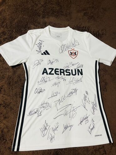 Маски, очки: Orjinal Qarabağ bütün komandanın imzası olan çempionluq matçından