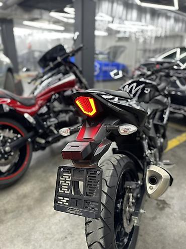 скорост: Продаю SUZUKI GSX250R г.в.: 11.2021 пробег: 8.400 км — 6