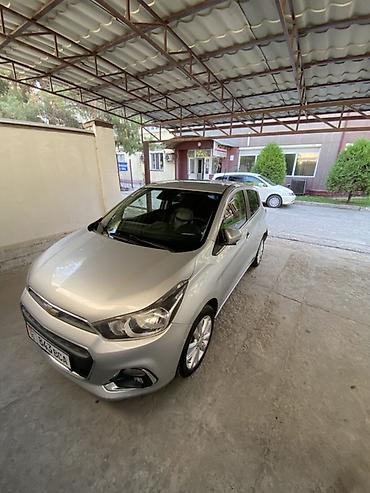 Chevrolet Spark: 2016 г., 1 л, Вариатор, Бензин, Хэтчбэк
